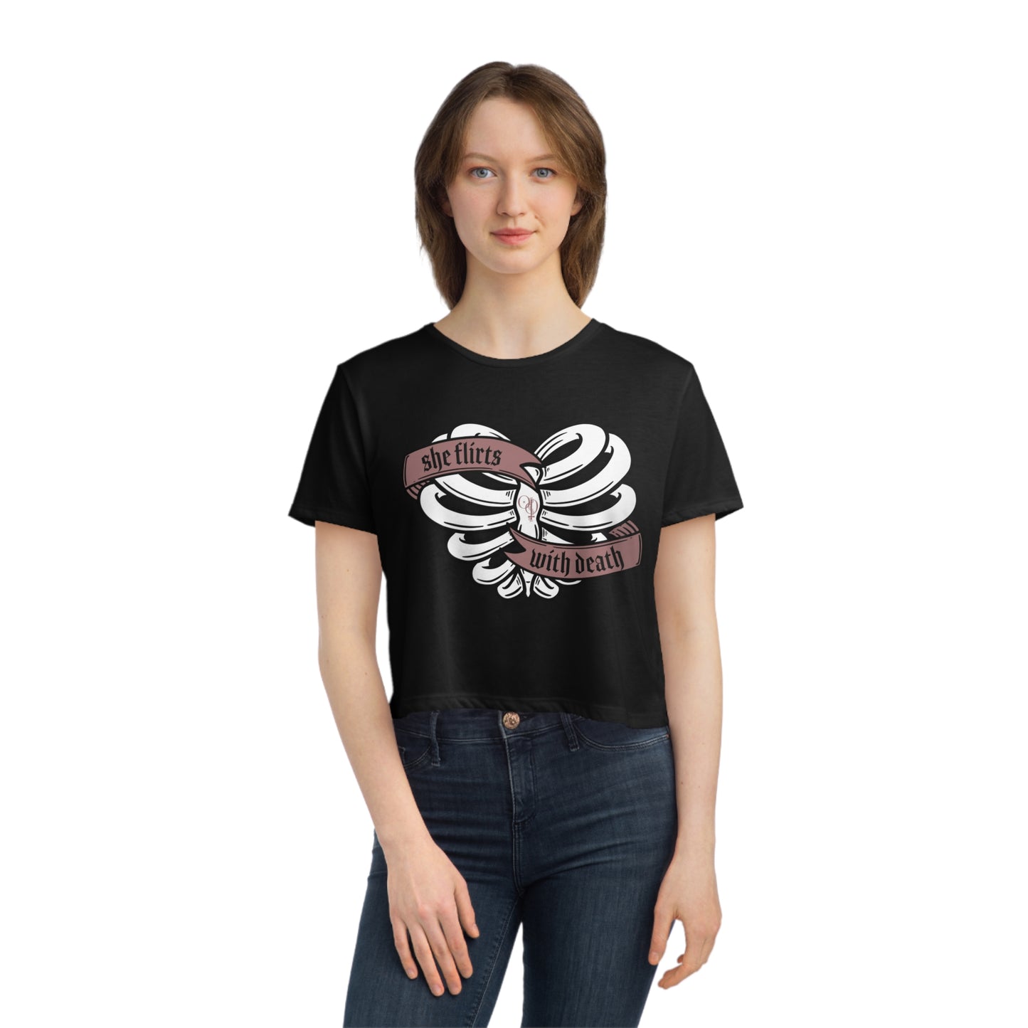 She Flirts with Death - Women's Flowy Cropped Tee